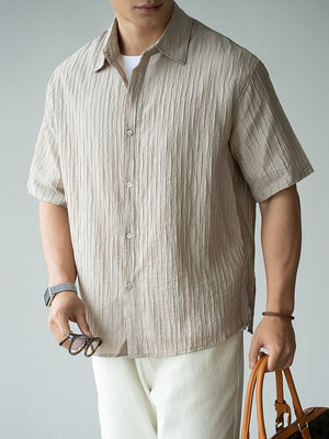 Turn-down collar short-sleeve shirt